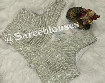 Sabyasachi Scollo a V Heavy Readymade Stone Work Saree Designer Top Crop Camicetta Pearl Beaded Work Sari Party Abiti da sposa