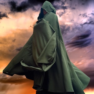 Capa de círculo completo oliva, renacimiento, LARP, celta, capa verde, capa de cosplay, capa con bolsillos ~ Capa con capucha grande ~ Capa temática de película verde