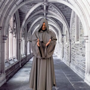 Túnica de monje con capucha de lino gris, hábito de sacerdote medieval, capa de mago. imagen 8