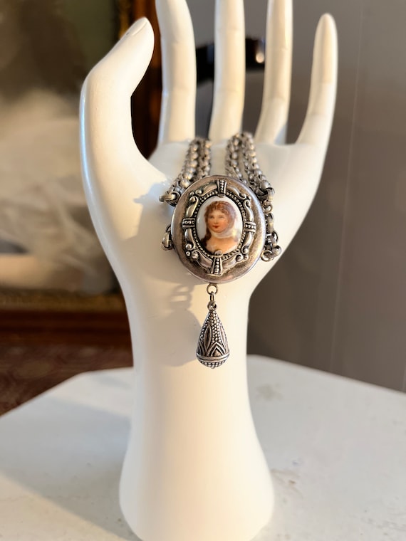 Queen Louise of Prussia Vintage Necklace