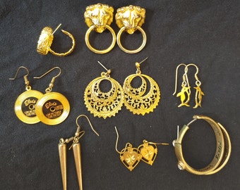 YOU CHOOSE golden earrings, gold tone, lion, heart, record, penguin, love, boho, mandala
