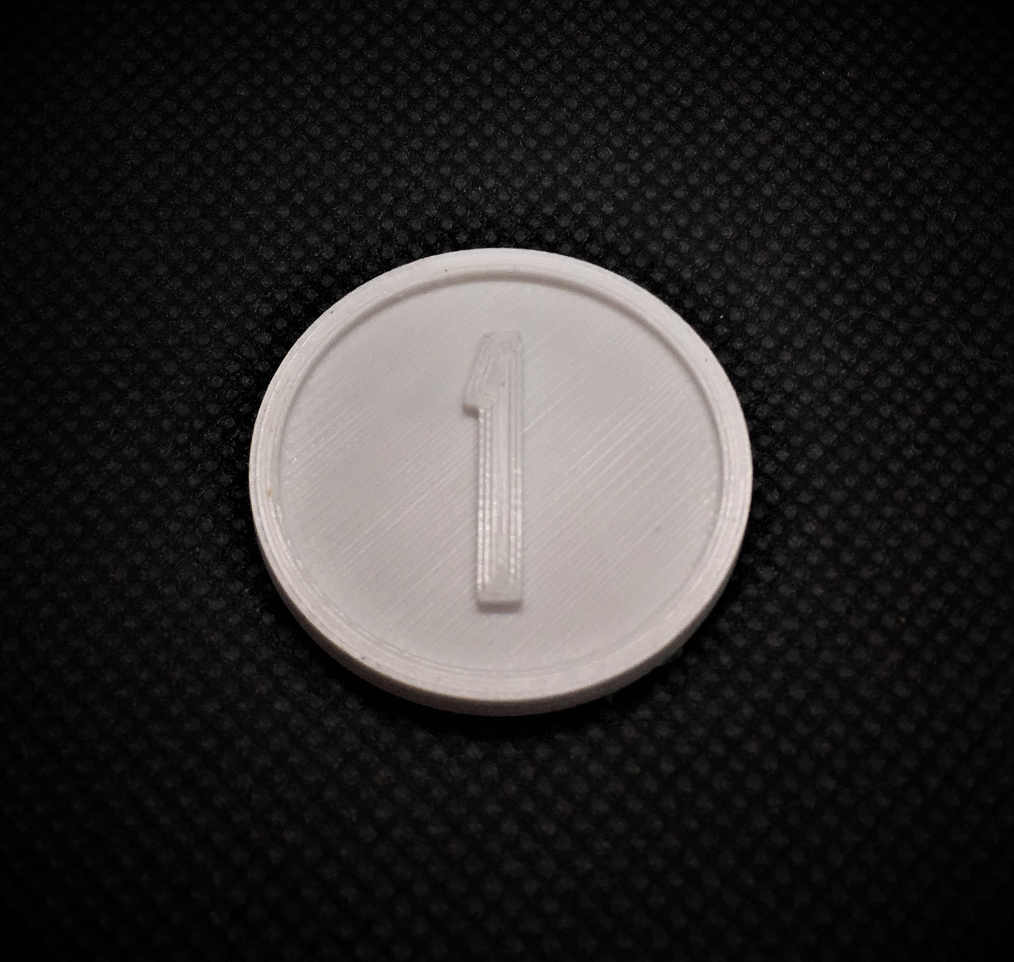 Round White Pill M 05 52 - 6qrcq5a