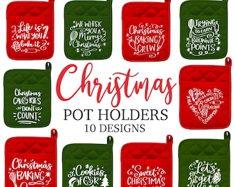 Puede incluir: Conjunto de 10 agarraderas de olla con temática navideña con varios diseños y lemas. Las agarraderas son rojas y verdes con texto blanco. Algunos de los lemas incluyen "La vida es lo que horneas", "Te deseamos una feliz Navidad", "Equipo de repostería navideña", "Intentando ganar puntos brownie", "Las calorías navideñas no cuentan", "Galletas para Santa", "Dulces deseos navideños" y "Vamos a hornear".