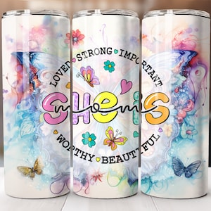 Opakowanie na kubek na Dzień Matki, 20 oz Skinny Tumbler Sublimation Designs PNG, Opakowanie na kubek She Is Mom, Mom Tumbler PNG, Opakowanie na kubek prezent dla mamy