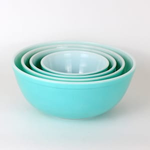 Pyrex Turquoise 4pc Mixing Bowl Set