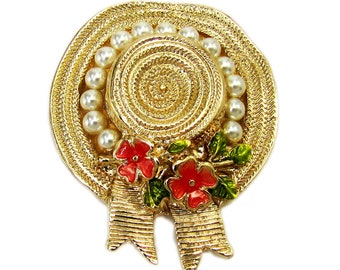 Spilla da cappello da sole da donna, realizzata con perle finte bianche avvolte intorno alla parte superiore e fiori smaltati rossi e verdi. Spilla da cappello in vimini da donna.