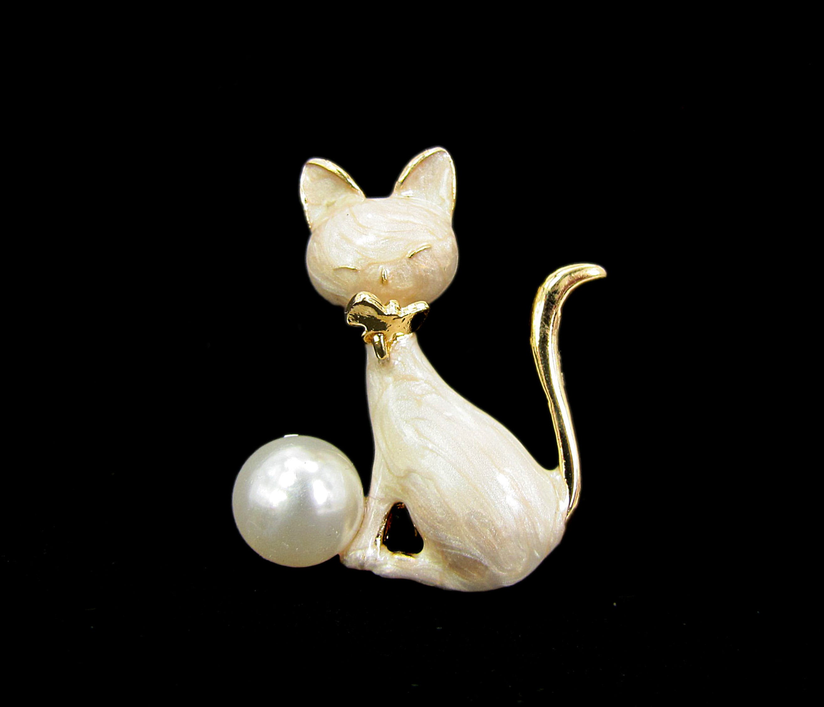 Precious Cat Pin Brooch With White Pearl Designed in a Beige 