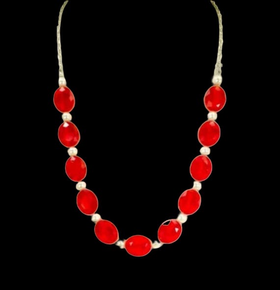 ★PEARLY MORE★ red beads necklace Red Glass and White Pearl Beaded Necklace Designed With Oval
