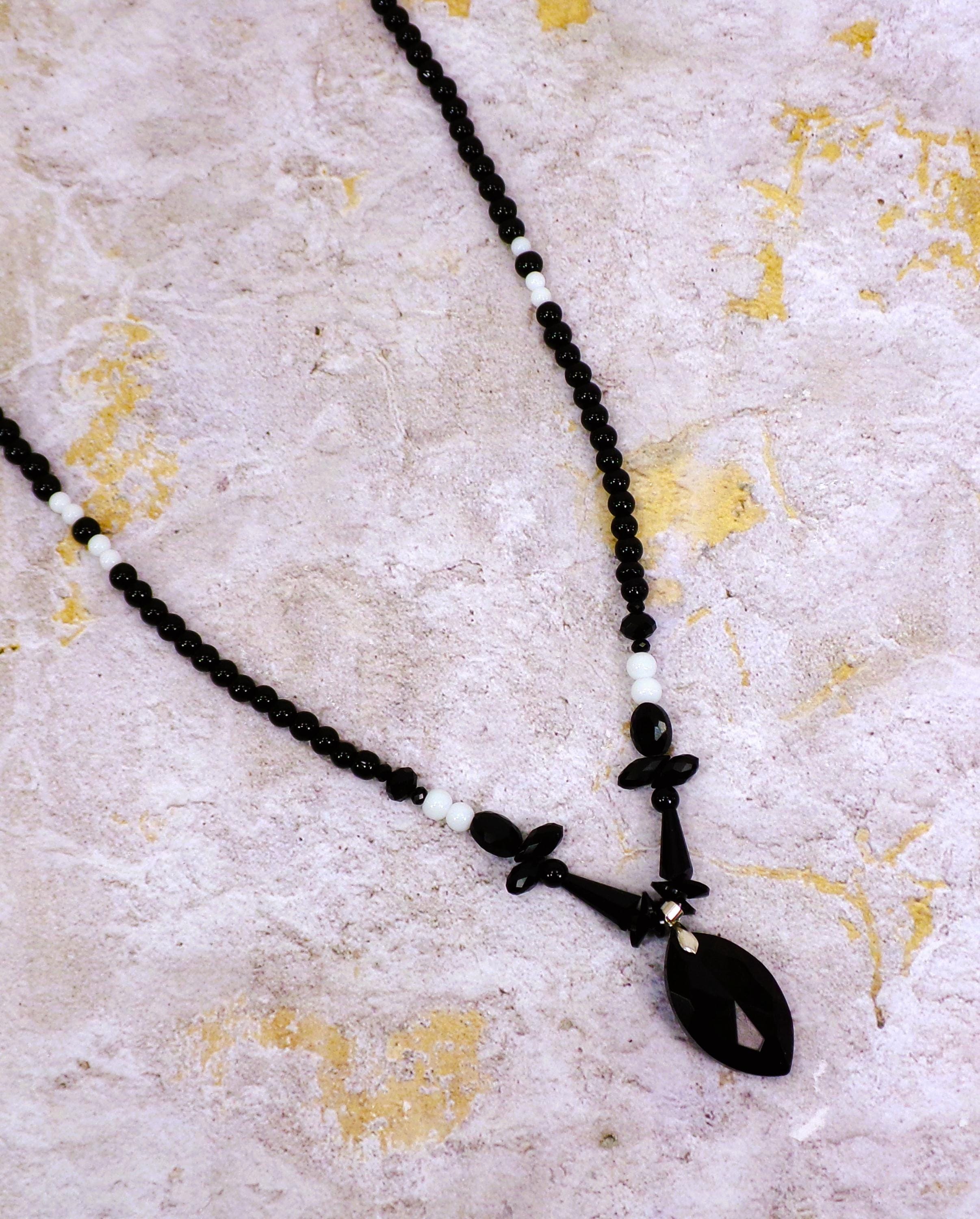 Collier Ras Du Cou En Perles De Pâte De Verre Noires, Blanches Et Marron - Style Bohème Occasion