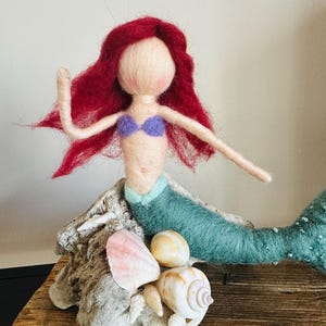 Ariel inspired by Little Mermaid,Felt needled Waldorf doll: felt with sea shells bild 3