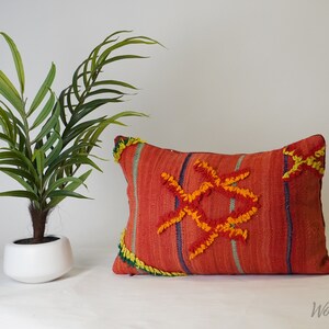 Lovely Moroccan pillow, Moroccan Pillow, Boujaad Pillow, Bohemian Pillow, decorative Pillow - Handcrafted from Moroccan wool rug