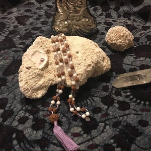 Stunning Howlite, Clear Quartz and Rudraksha Bead Mala