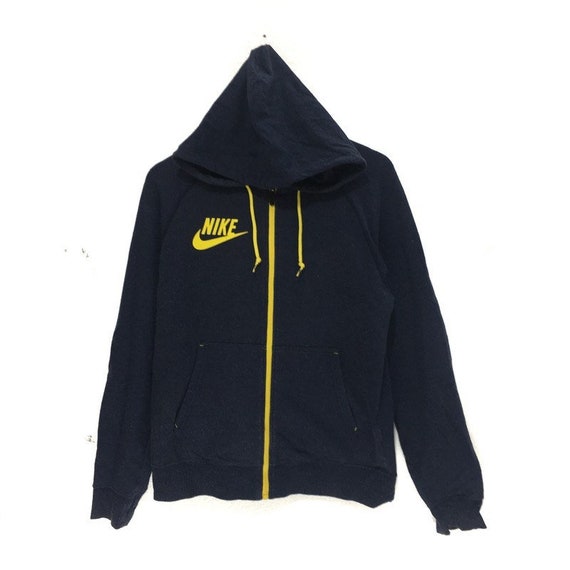 nike hoodie sleeve length