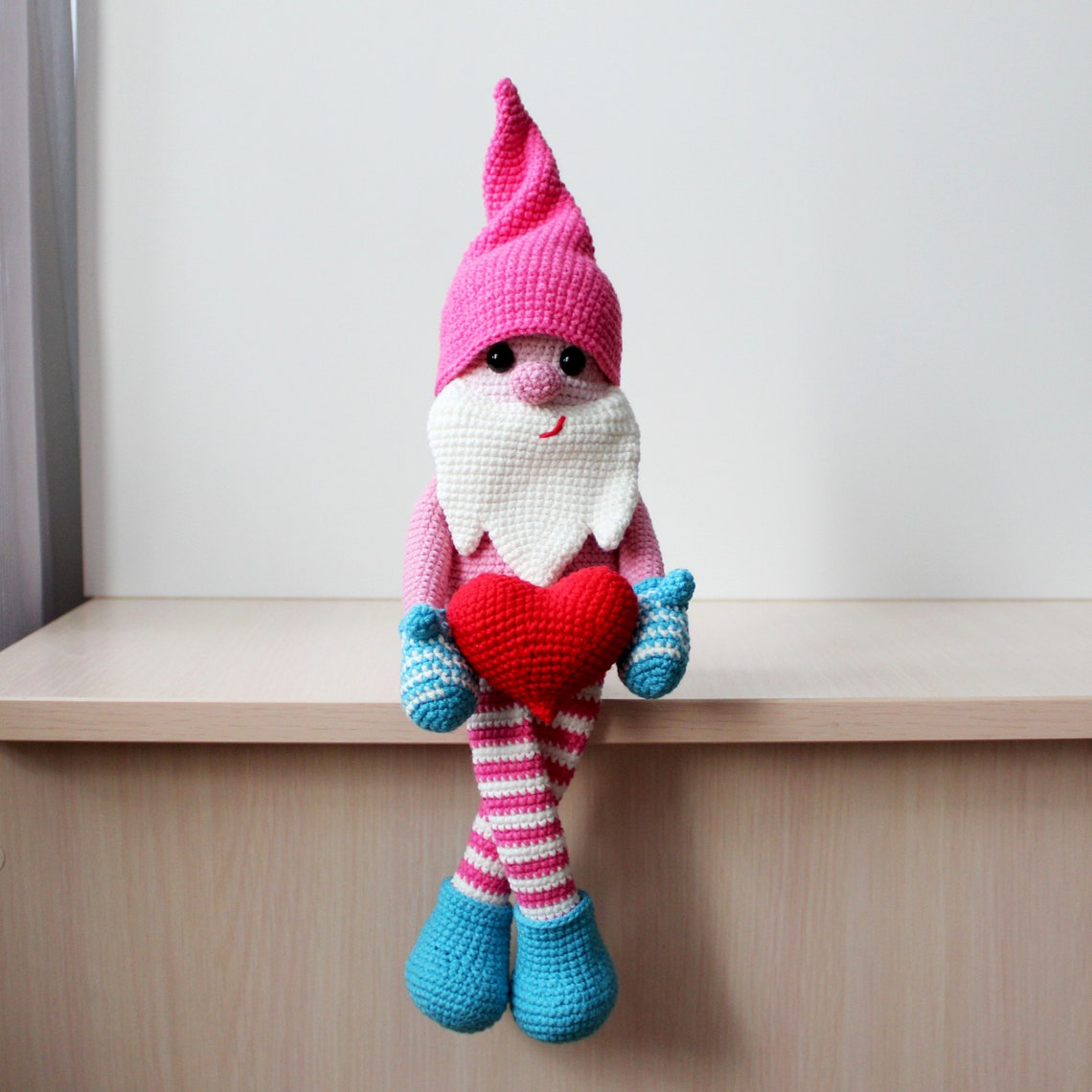 Gnome valentines day crochet pattern Valentine's gnome | Etsy