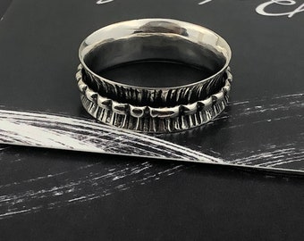 Meditation ring • 925 sterling silver ring • hammered finish ring