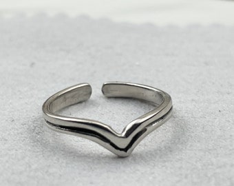 Double Chevron Toe Ring • V shape toe ring • 925 sterling silver toe ring • Adjustable Toe Ring • Solid Toe Ring • Pinky Ring • Knuckle Ring