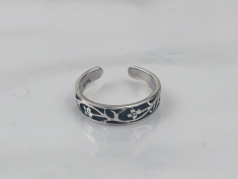 Toe Ring Sterling Silver adjustable toe ring with flower design. image 1