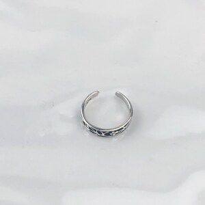 Toe Ring Sterling Silver adjustable toe ring with flower design. image 4