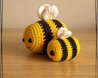 Crochet Bumble Bee Pattern PDF | 2 Sizes Amigurumi Bee | Cute Bee Crochet Pattern | Instant Download