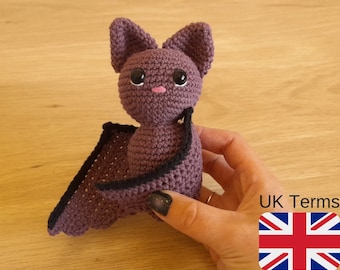 Häkelanleitung für eine Fledermaus (britische Häkelbegriffe) | Gruselige Halloween-Deko (PDF-Download)