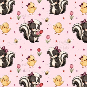 Puede incluir: Un patrón repetitivo sobre un fondo rosa claro con ilustraciones de mofetas blancas y negras con lazos morados, pollitos amarillos, tulipanes rosas, pequeñas abejas y estrellas de color rojo oscuro. El texto rustic artlab es visible.