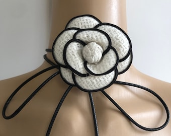 Camellia Black and Ivory Quilted Headband with Gold Chain Pearl Chanel CC Camellia Black Bead Faux Pearl Long Necklace  main image 2