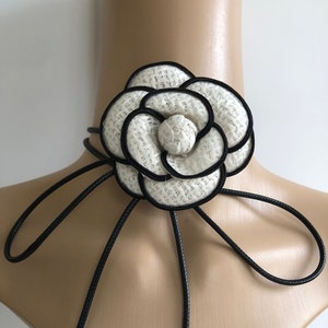 Chanel Camellia Cc Leaf String Necklace Resin