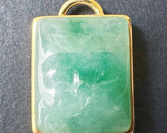 Your Feline Guardian | Natural Vivid Green Jade Cat Pendant in Gold 925 Silver