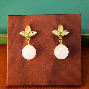 Natural White Jade Nephrite Flower Drop Earrings in 925 Silver and Zircon