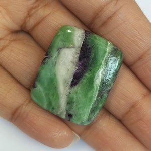 Bellissimo Cabochon kammererite, gemma kammererite naturale, kammererite di forma quadrata 24X29X5 MM 42,55 Crt., cabochon avvolgente a filo A-312