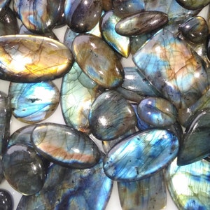Big Discount on Labradorite cabochon lot, Mix Shape Multifire Labradorite 700 Crt. Lot, Labradorite cabs lot, cabochon supplier A-156