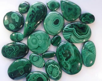 weight 90.55 crt Oval Shape Cabochon size 27x46 mm Nice Designer Malachite