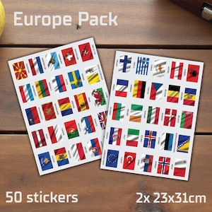Peut inclure: Deux planches d'autocollants avec les drapeaux des pays européens. Le texte "Europe Pack" est visible. Chaque planche contient 50 autocollants, mesurant chacun 23x31cm. Les autocollants sont disposés en rangées et en colonnes.