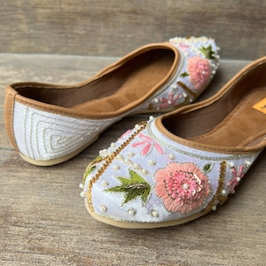 Pink Floral White Bridal Ballet Flat Shoes, Beadwork Wedding Shoes, Embroidered Shoes, Bridesmaids Comfortable Shoes, Ethnic Indian