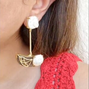 Boucles d'oreilles indiennes en perles baroques en bois faites main avec filigrane d'or - Bijoux tendance bohème uniques