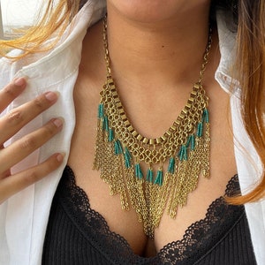 Boho Style Gold Kette Quaste Chunky Bib Statement Halskette für Frauen, Tribal Boho Schmuck