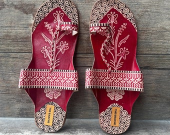 Lava Red Boho Style Leather Women&#39;s Flat T Strap Sandals, Flip Flops, Slip Ons, Gift for her Shoes Ethnic Indian Handmade