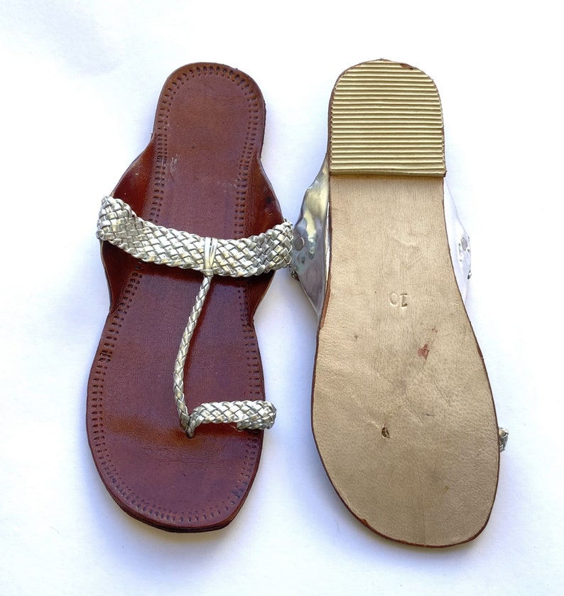 Silver T Strap Kolhapuri Sandals Leather Boho Style Flat Women/'s Handmade Slip Ons Flip Flops Summer Gift for her Shoes