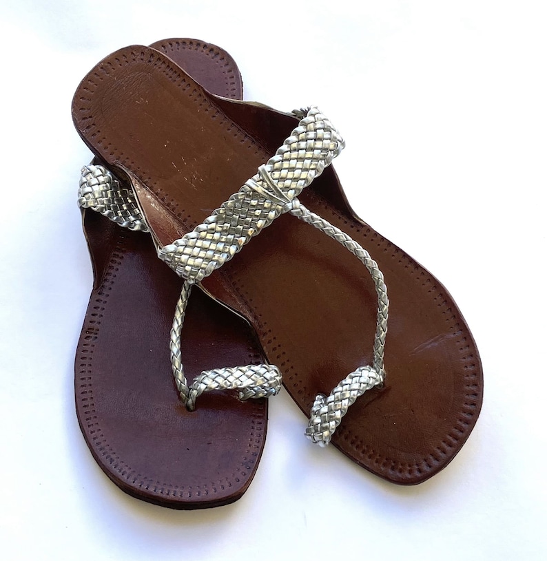 Silver T Strap Kolhapuri Sandals Leather Boho Style Flat Women/'s Handmade Slip Ons Flip Flops Summer Gift for her Shoes