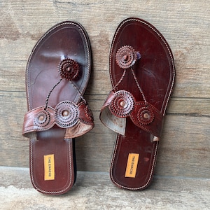 Brown Leather Indian Boho Style Handmade Slip Ons, Gift for her, Women&#39;s Flat Sandals, Flip Flops Summer, Shoes Ethnic