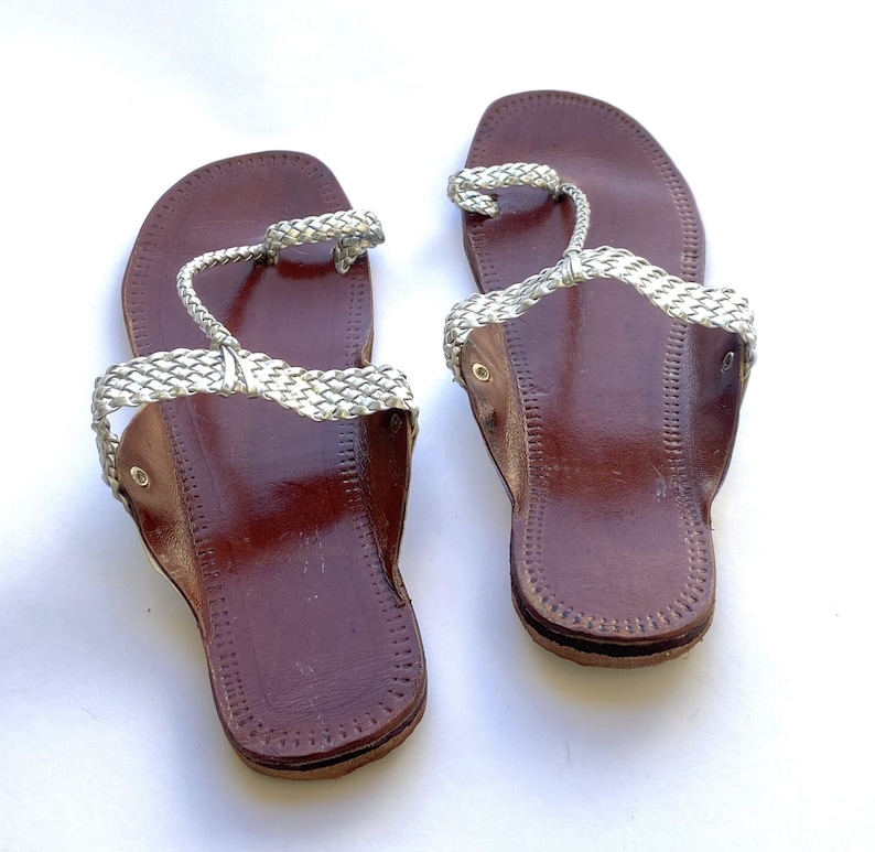 Silver T Strap Kolhapuri Sandals Leather Boho Style Flat Women/'s Handmade Slip Ons Flip Flops Summer Gift for her Shoes
