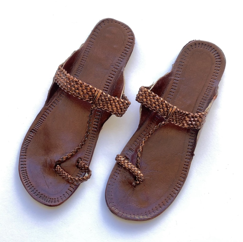 Silver T Strap Kolhapuri Sandals Leather Boho Style Flat Women/'s Handmade Slip Ons Flip Flops Summer Gift for her Shoes