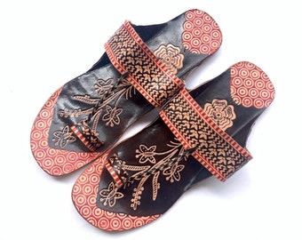 Women's Leather Sandals Black Red, Flat Sandals, Flip Flops, Slip Ons, Summer Gift for her Shoes Ethnic Indian Boho Style Handmade