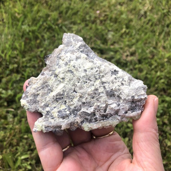 スモーキークォーツ ナミビア産 130グラム - Etsy 日本