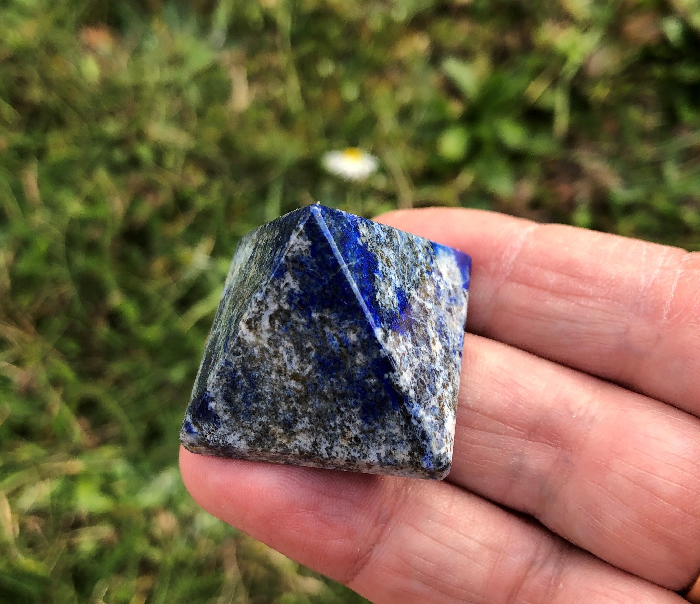 Pyramide Lapis Lazuli 32, 79 Grammes