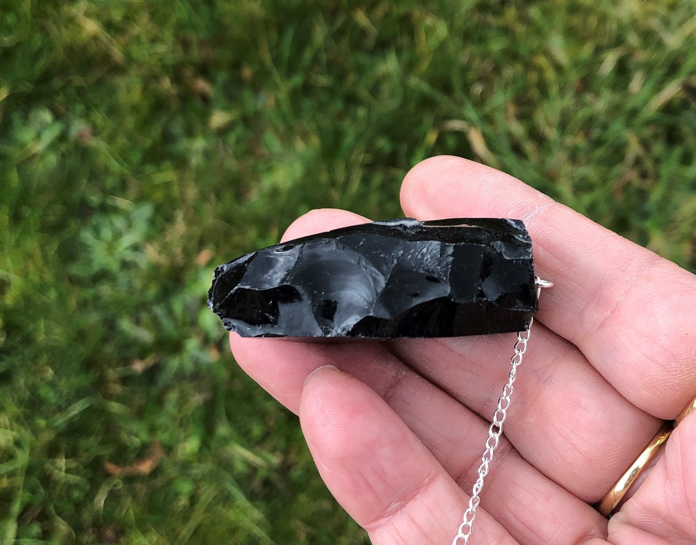 Pendule Obsidienne Noire Brute 26, 97 Grammes