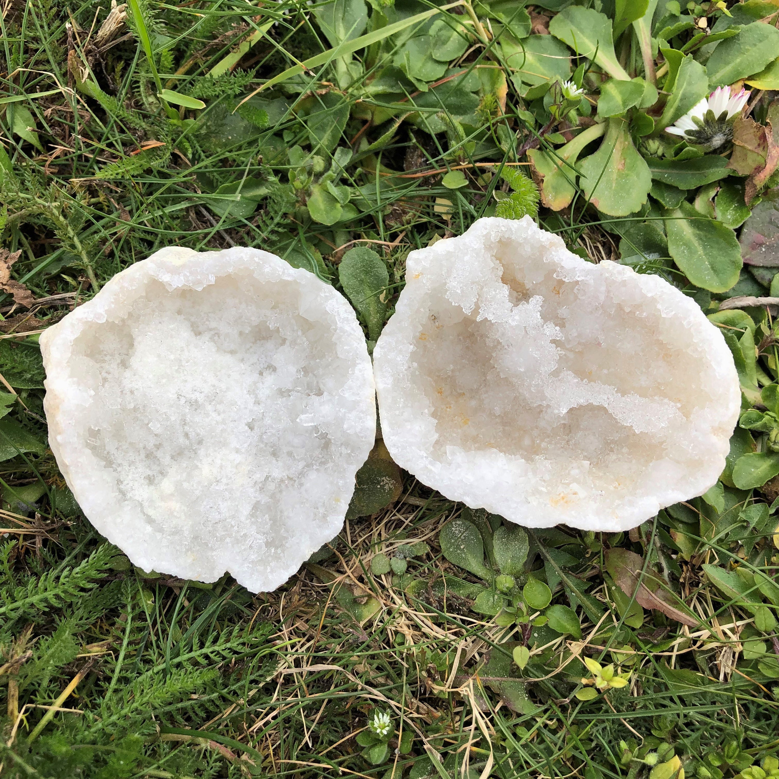 Géode Quartz de Cristal Vendue Par Paire 181 Grammes Géode Complète