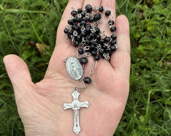 Chapelet religieux en cristal noir