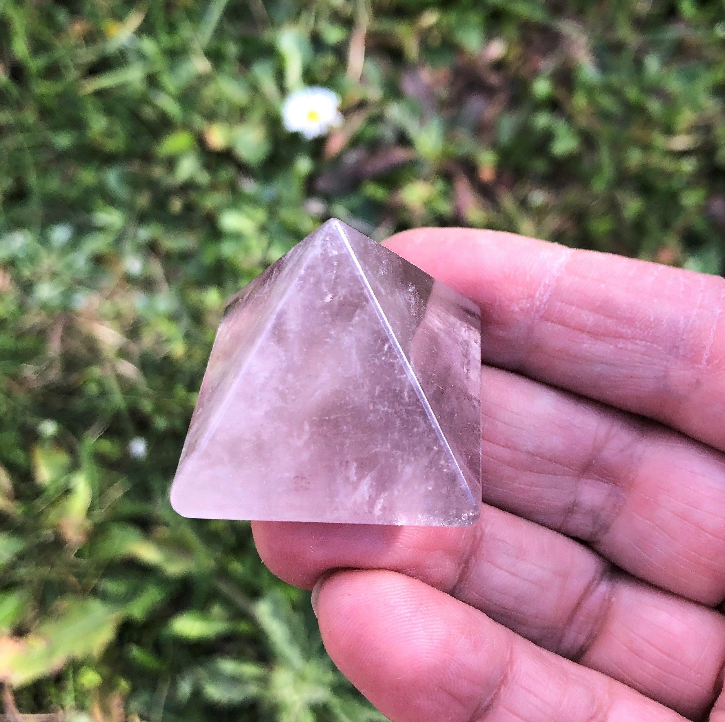 Pyramide Améthyste 31, 38 Grammes