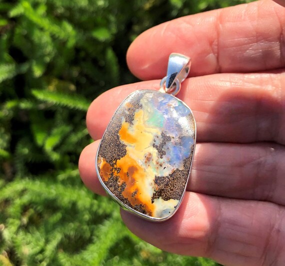 オーストラリア産ボルダーオパール シルバーペンダント - Etsy 日本 